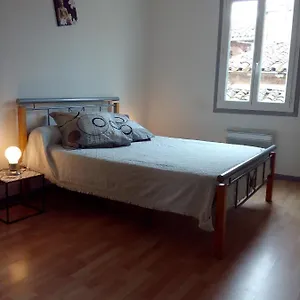  Hébergement de vacances La Maison Des Remparts